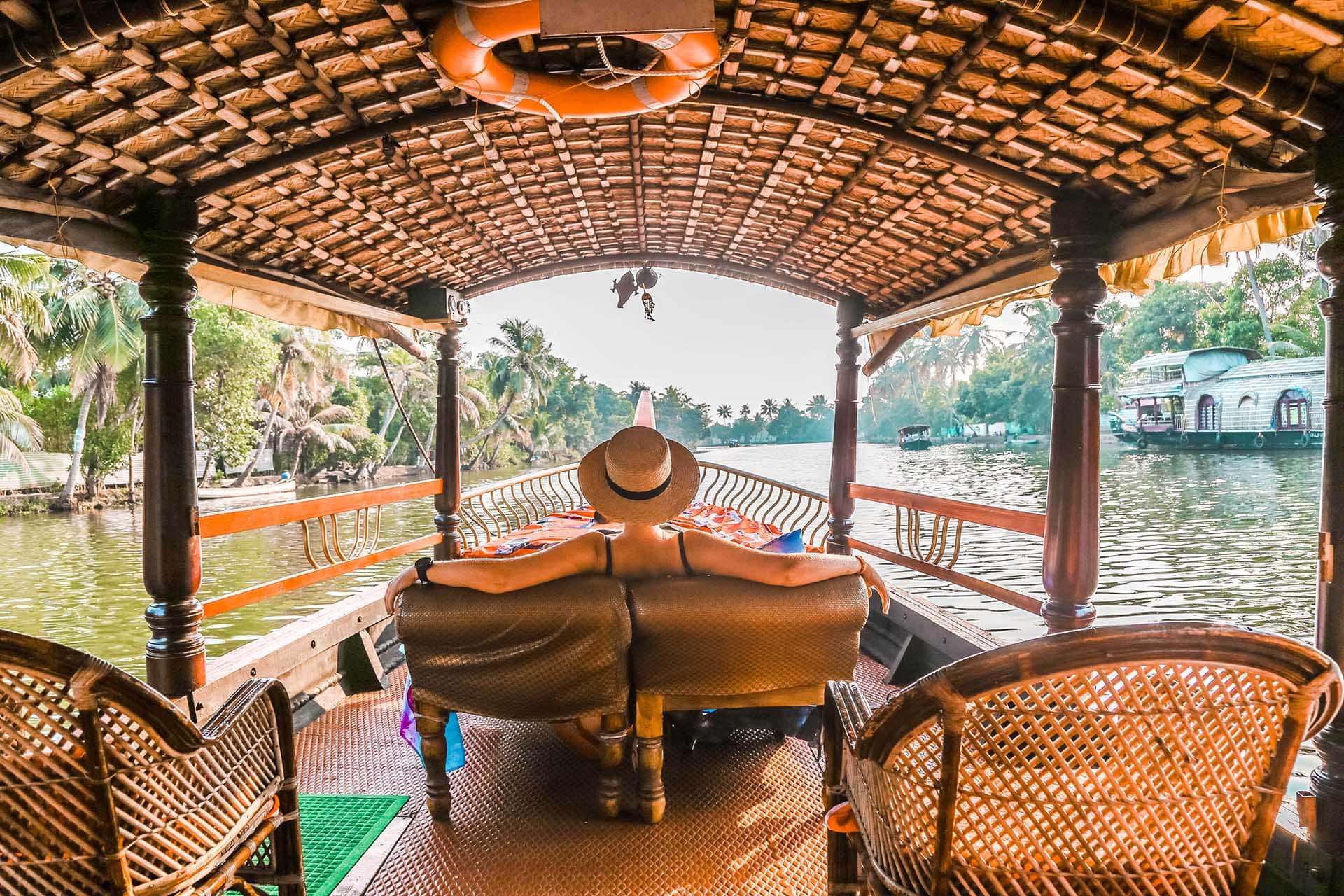 ALLEPPEY-houseboat